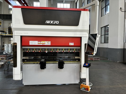 Yeni Tip 60T CNC Servo Abkant Pres 2m Uzunluk Çalışma Tezgahı 2.5mm Paslanmaz Çelik Bükme