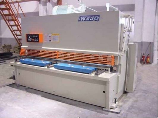 satın al 20mm Taban Plakası Hidrolik Kesme Makinesi Hafif Direk Sac Makinesi Kesme Hattı online manufacture