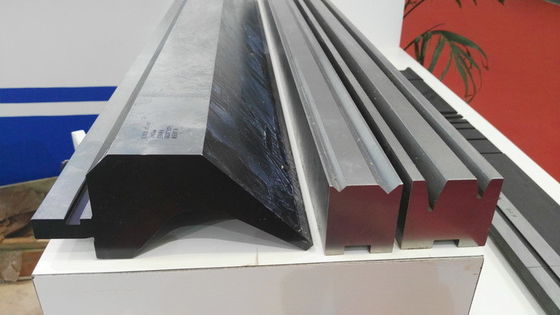 satın al Özelleştirilebilir Avrupa Tarzı Basın Fren Takım 42CrMo Bölüm Punch / Die Kalıpları online manufacture