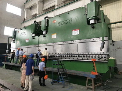 satın al Precision Tandem Press Brake with 0.02 Mm Back Gauge Accuracy, 150-500 Mm Max Stroke, and 70-180 M per Min Max Speed online manufacture