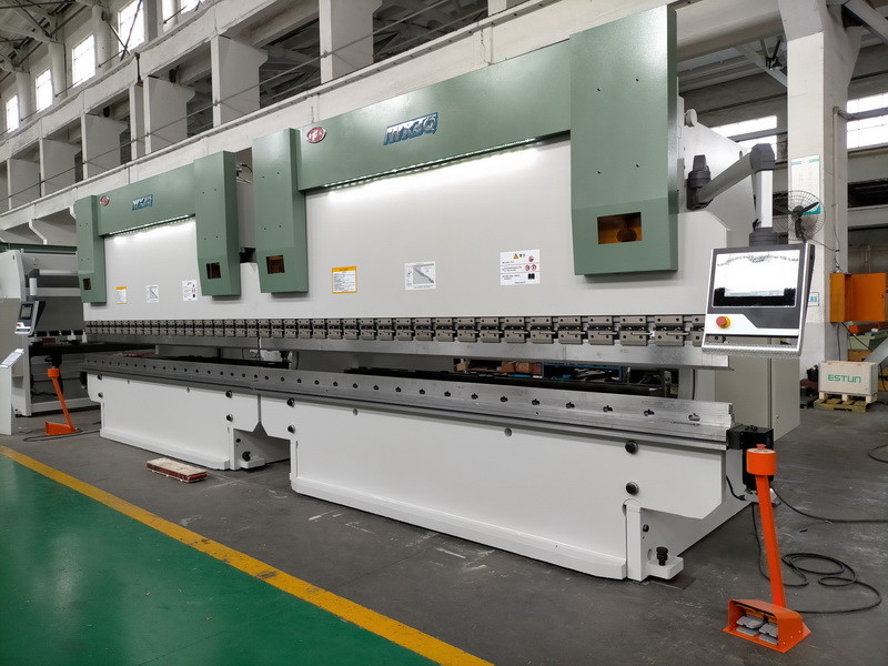 4000m Uzunlukta CNC Tandem Pres Fren Makine Aracı Tek V Alt Örtü Bend 5mm Yaprak