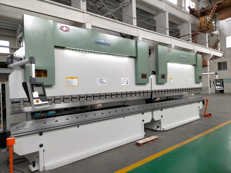 4000m Uzunlukta CNC Tandem Pres Fren Makine Aracı Tek V Alt Örtü Bend 5mm Yaprak