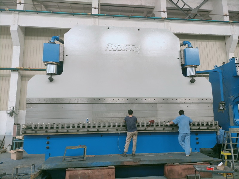 5000KN CNC Hidrolik Pres Fren CE Sertifikası Hidrolik Güçlü Pres Makinesi