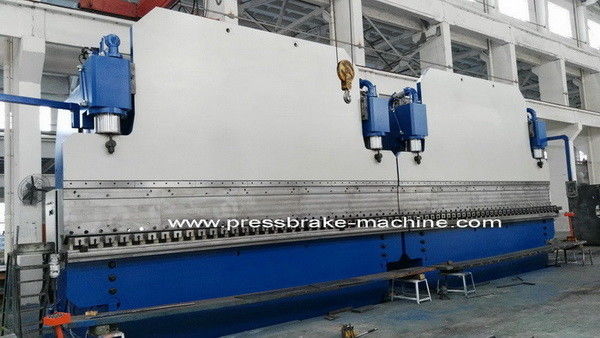 Yüksek Hızlı 1500Ton CNC Tandem Pres Fren Makinesi 400mm Vuruş 300mm Açık Yükseklik