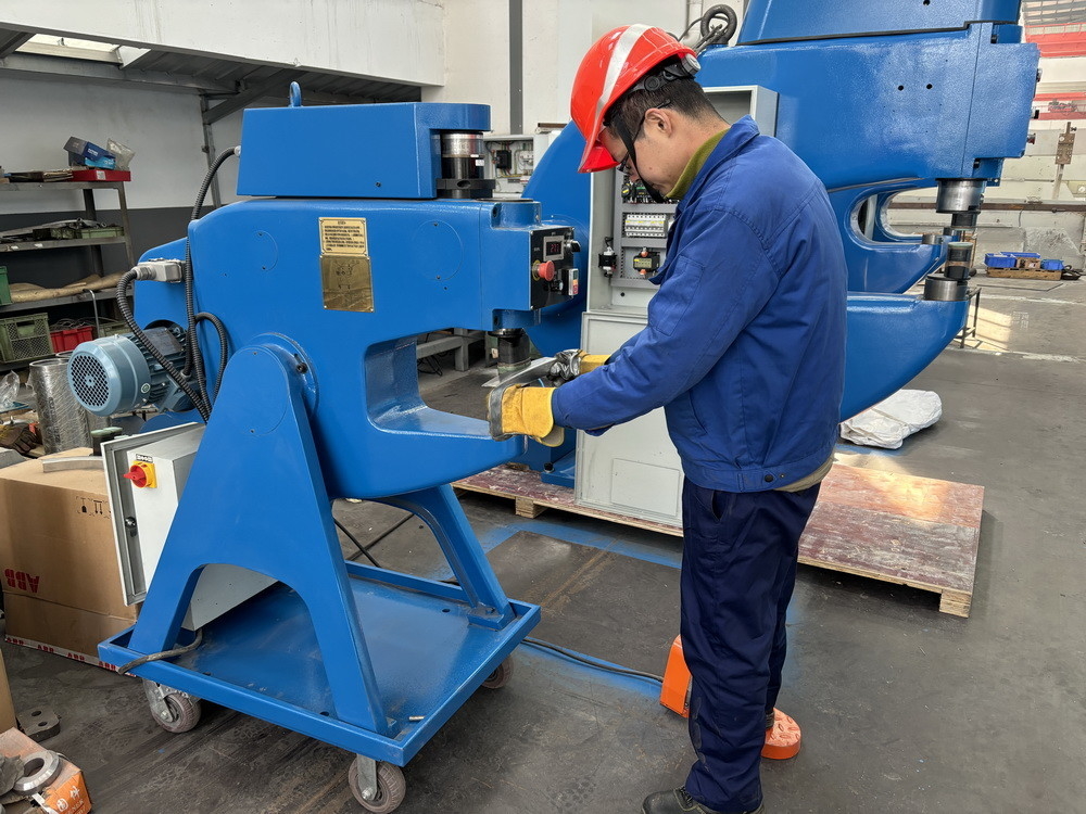 Elektrikli Kraftfomer 350 Yaprak şekillendirme makinesi Güç Çekici küçültme makinesini kaldırıcı