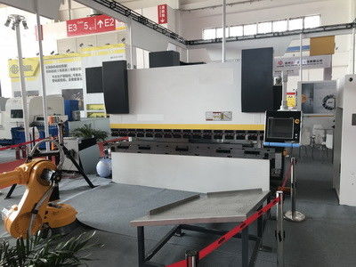 Plaka Çelik CNC Hidrolik Pres Fren Eğme Makinesi 130T Eğme Metal Yaprak