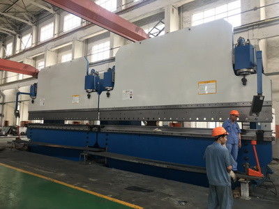 Otomatik CNC Tandem Pres Fren 3000 Ton Masa Uzunluğu 12000mm Eğim 20mm Yaprak