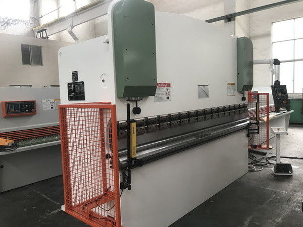 125T Güçlü CNC Hidrolik Baskı Frenleri WE67K125/3200 Metal Üretimi İçin