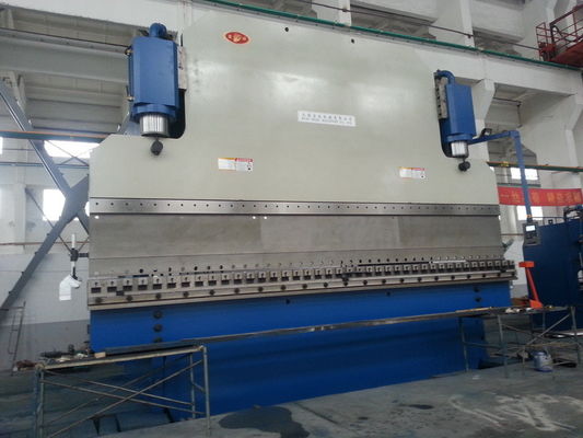 CNC Hidrolik Baskı Fren 400KN Max Basınç 175° Max Eğiliş Açısı ve 6000mm Max Eğiliş Uzunluğu için metal tabakası